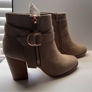 Elegant Tan Ankle Boots